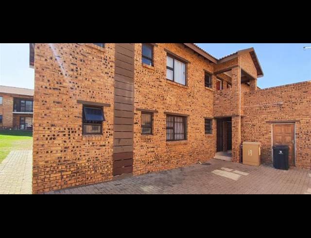 3 BEDROOM APARTMENT FOR SALE IN WITFIELD